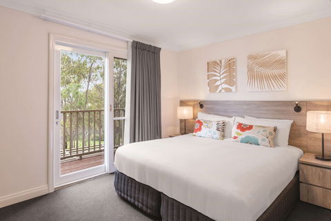 Oaks Cypress Lakes Resort - Rent Accommodation 5