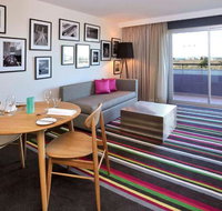 Mercure Melbourne Treasury Gardens - Rent Accommodation