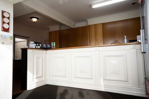 Admiralty Inn - Rent Accommodation 1