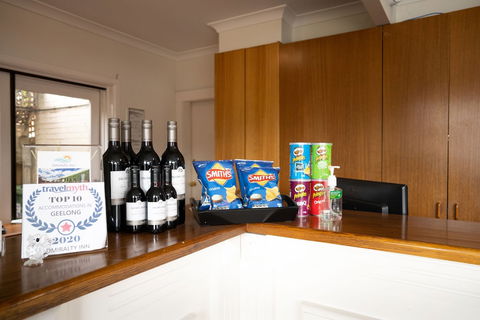 Admiralty Inn - Rent Accommodation 3