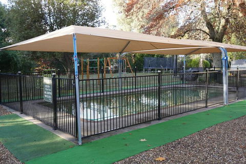 Adina Lodge Holiday Units - Rent Accommodation 6