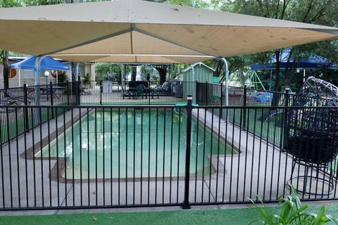 Adina Lodge Holiday Units - Rent Accommodation 1