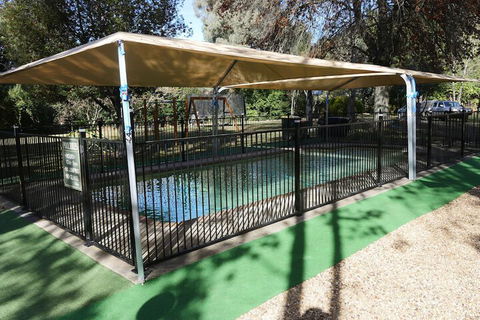 Adina Lodge Holiday Units - Rent Accommodation 7