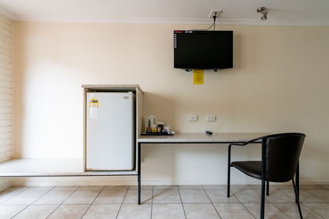 Capella Hotel Motel - Rent Accommodation 5