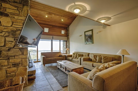 Alpine Woodsmoke - Rent Accommodation 2