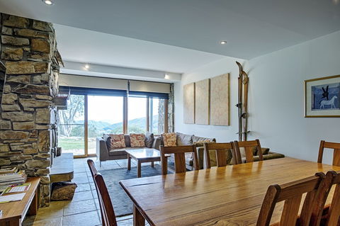 Alpine Woodsmoke - Rent Accommodation 3