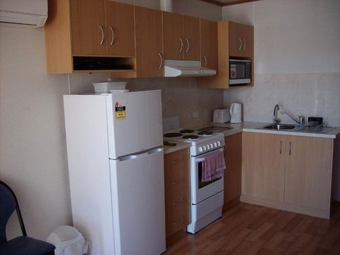Jackos Holiday Cabins - Rent Accommodation 2