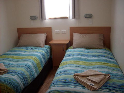 Jackos Holiday Cabins - Rent Accommodation 3