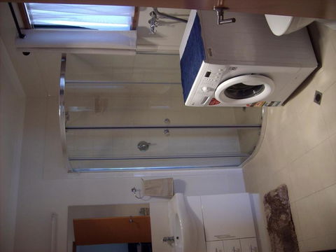 Jackos Holiday Cabins - Rent Accommodation 5