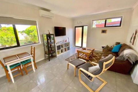 Jacaranda Wey B & B - Rent Accommodation 7