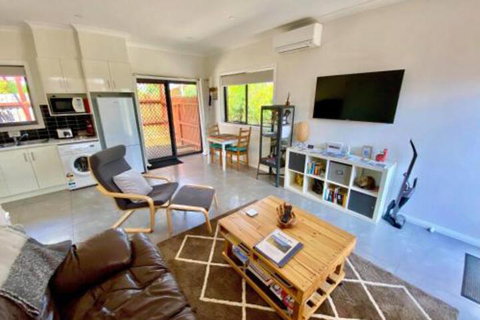Jacaranda Wey B & B - Rent Accommodation 5