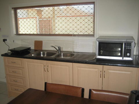 Bloomsbury Cottage - Rent Accommodation 5