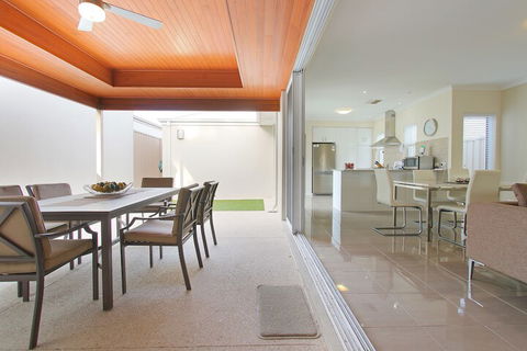 Anastasia Villa - Rent Accommodation 3