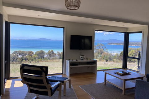 Convict Beach House - Rent Accommodation 3