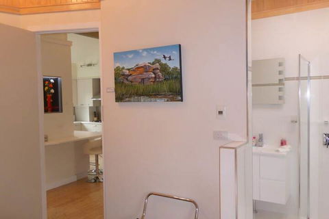 A Colourcity Apartments - Rent Accommodation 3