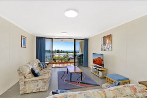 Budgewoi Cottage - Rent Accommodation 1