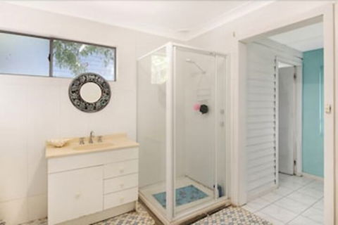 Budgewoi Cottage - Rent Accommodation 3