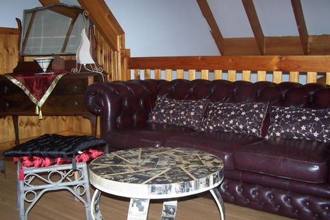 Tall Timbers At Youngs - Rent Accommodation 4