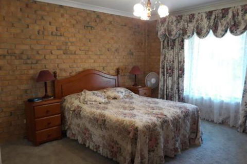 Acacia Apartments - Rent Accommodation 3