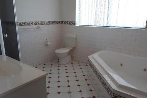 Acacia Apartments - Rent Accommodation 4