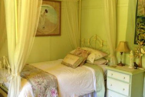 Cockatoo Cottage - Rent Accommodation 3