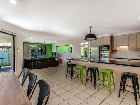 Coolum Waves Pet Friendly Holiday House - Rent Accommodation 6