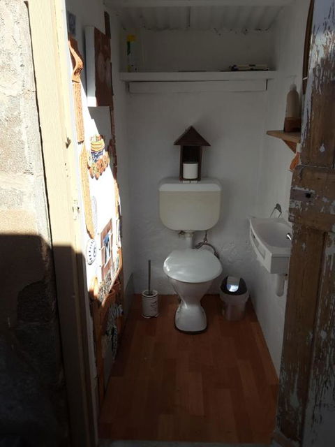 A La Folly - Rent Accommodation 3