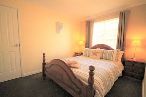 Castaway - Rent Accommodation 6