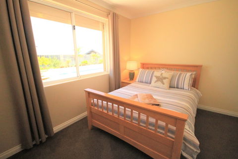 Castaway - Rent Accommodation 2