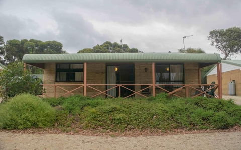 Hopetoun Motel & Chalet Village - Rent Accommodation 1