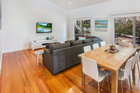 Carramar Views - Rent Accommodation 6