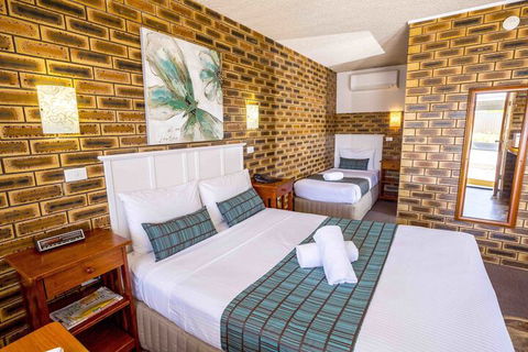 Apple & Grape Motel - Rent Accommodation 2