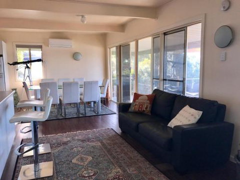 The Beach Shack - Rent Accommodation 5