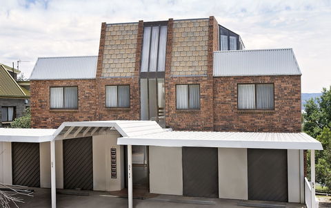 Avalanche 6 - Sophisticated Style & Modern Comfort With A Central Location - Rent Accommodation 1