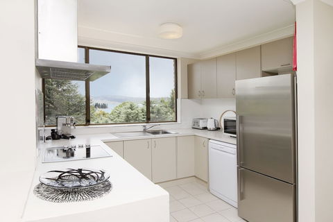 Avalanche 6 - Sophisticated Style & Modern Comfort With A Central Location - Rent Accommodation 2