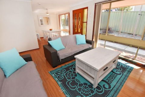Hopetoun Villa - Rent Accommodation 0