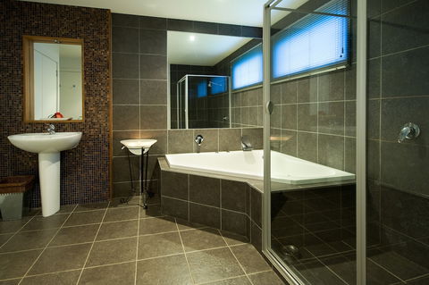 Alofi - Rent Accommodation 6