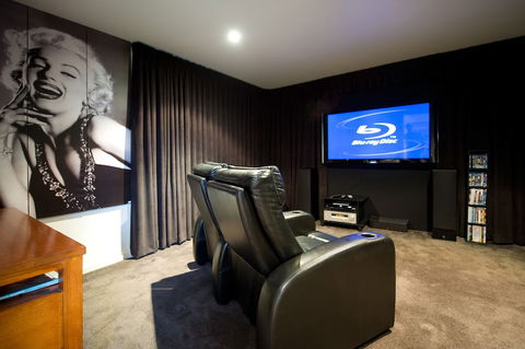 Alofi - Rent Accommodation 3
