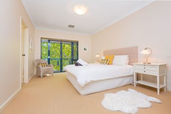 Luxurious Perth Townhouse - Rent Accommodation 0