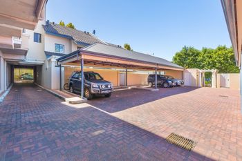 Luxurious Perth Townhouse - Rent Accommodation 1