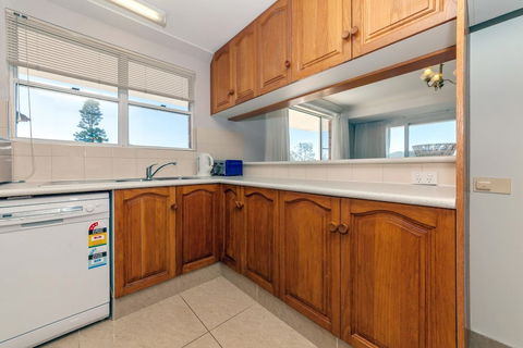 Albacore Unit 4, 12 Ondine Close - Rent Accommodation 2