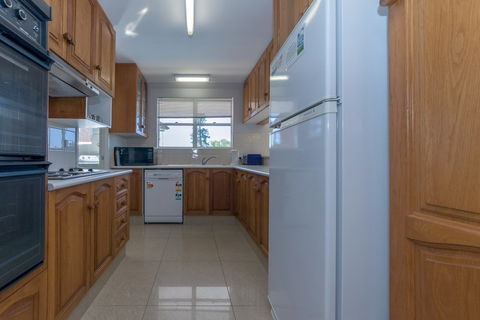 Albacore Unit 4, 12 Ondine Close - Rent Accommodation 1