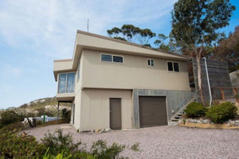 Hilltop Haven - Rent Accommodation 0