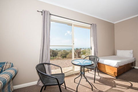 Hilltop Haven - Rent Accommodation 4