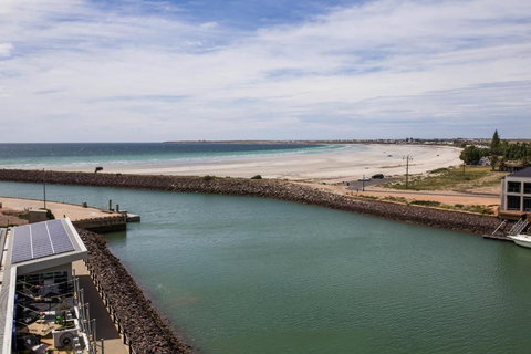 Ocean View Luxury Apartment & Suite - Rent Accommodation 3