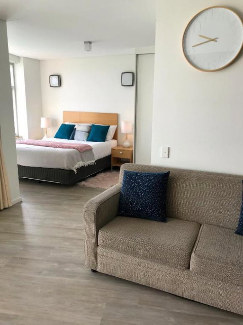 Ocean View Luxury Apartment & Suite - Rent Accommodation 4