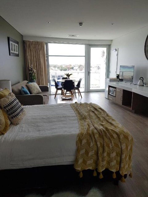 Ocean View Luxury Apartment & Suite - Rent Accommodation 5