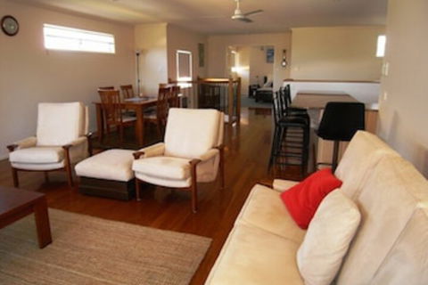 Clovelly Beach Townhouse - Rent Accommodation 0