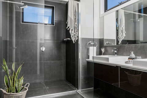 A PERFECT STAY - Catalina's - Rent Accommodation 5