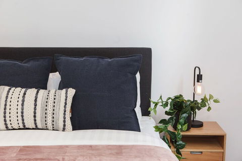Harvard Apartments By Ready Set Host - Rent Accommodation 1